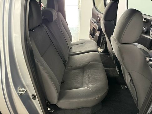 Used 2018 Toyota Tacoma TRD Sport image 13