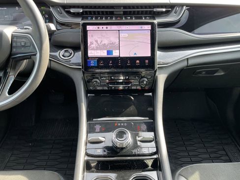 Used 2022 Jeep Grand Cherokee Trailhawk w/ Advanced Protech Group II image 18