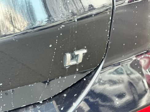 Used 2020 Chevrolet Equinox LT image 18