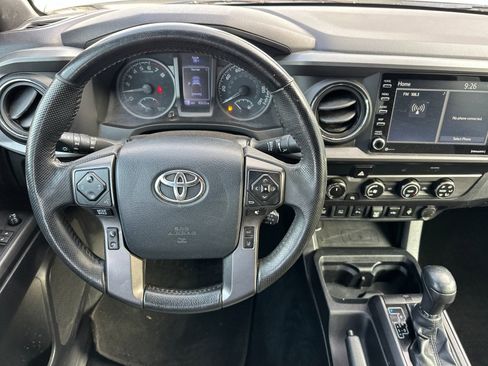 Used 2020 Toyota Tacoma TRD Off-Road w/ Technology Package image 13