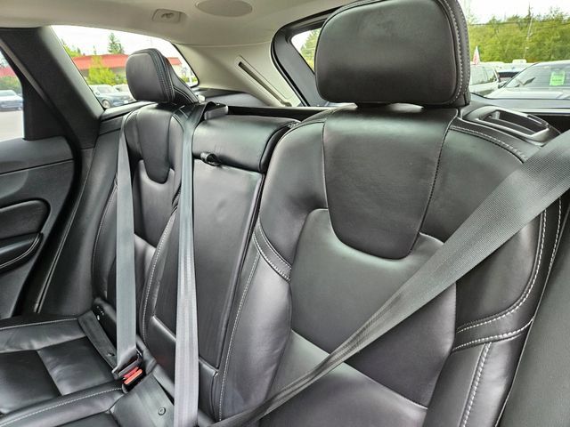 Certified 2023 Volvo XC60 B5 Ultimate w/ Climate Package AWD/4WD image 15