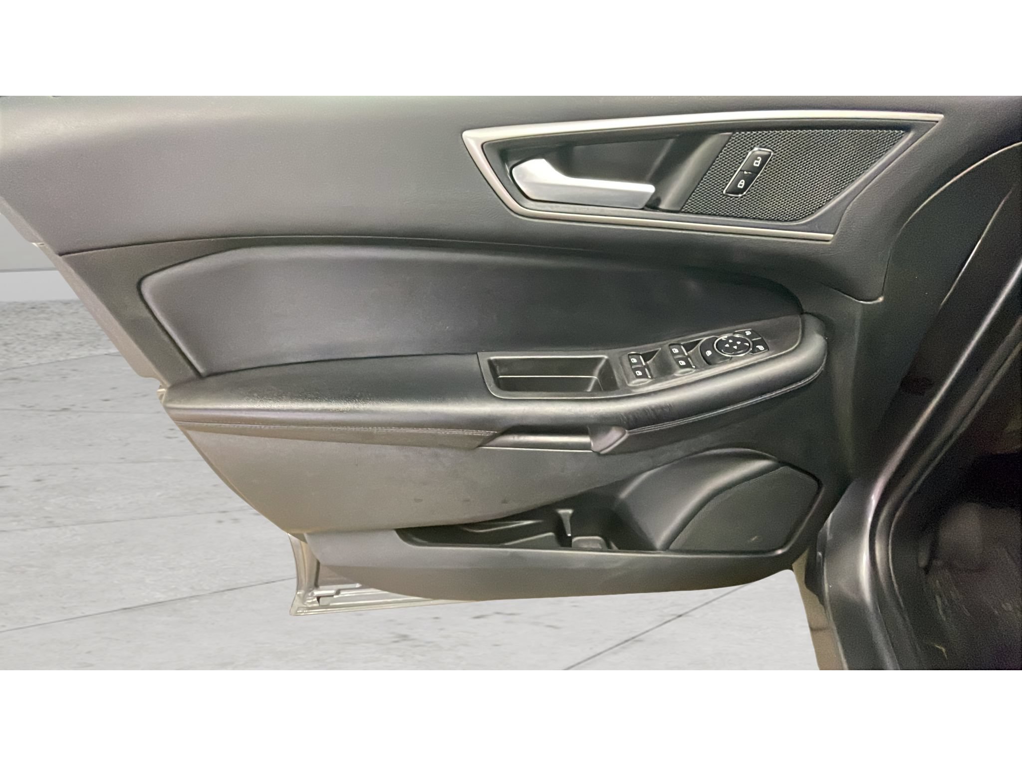 Used 2023 Ford Edge SEL AWD/4WD image 10