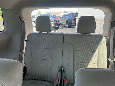 Used 2017 GMC Acadia SLE AWD/4WD image 22