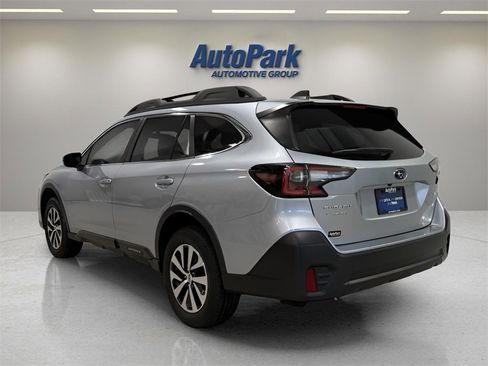 Used 2022 Subaru Outback Premium image 5