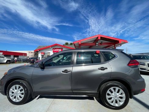 Used 2018 Nissan Rogue S FWD image 6