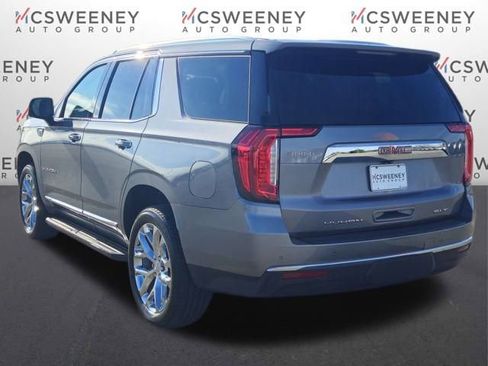 Used 2021 GMC Yukon SLT w/ SLT Premium Package image 3