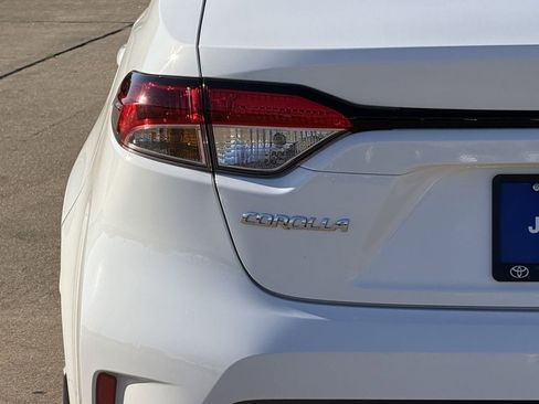 Certified 2026 Toyota Corolla LE image 10