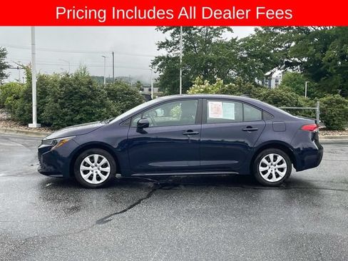 Used 2024 Toyota Corolla LE FWD image 2