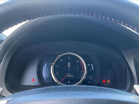 Used 2016 Lexus IS 200t w/ F Sport Package RWD image 22