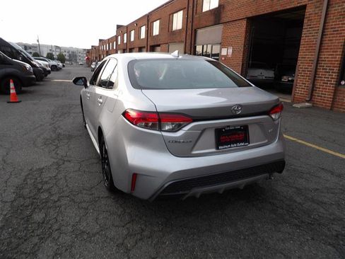 Used 2021 Toyota Corolla LE image 5
