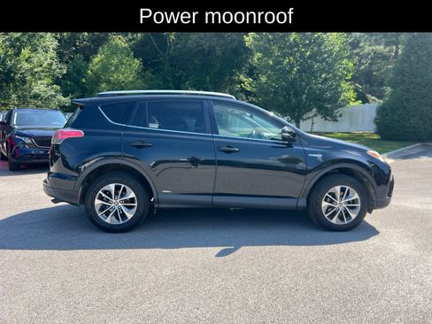 Used 2017 Toyota RAV4 XLE w/ Convenience Package AWD/4WD image 10