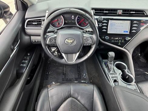Used 2018 Toyota Camry XSE FWD image 12