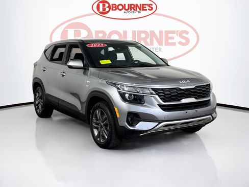 Used 2023 Kia Seltos LX AWD/4WD image 1