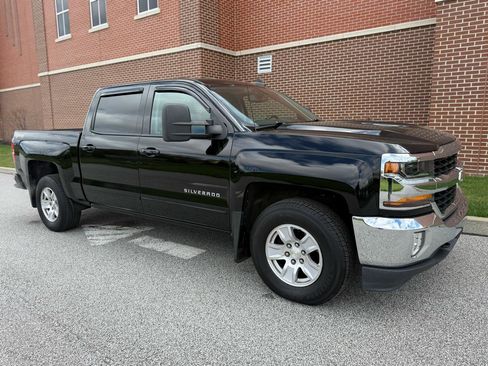 Used 2017 Chevrolet Silverado 1500 LT w/ All Star Edition AWD/4WD image 24