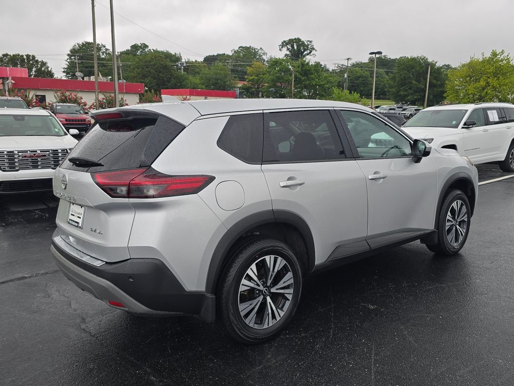 Used 2023 Nissan Rogue SV AWD/4WD image 3