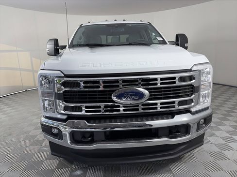 Certified 2023 Ford F350 XLT w/ 360-Degree Camera Package image 2