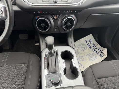 Used 2022 Chevrolet Blazer LT image 11