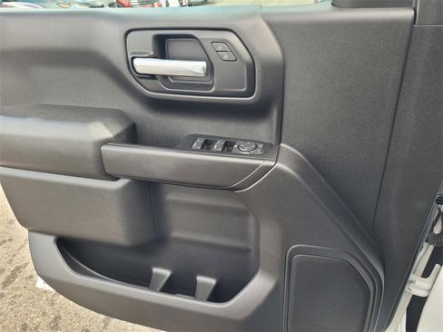 Used 2023 Chevrolet Silverado 1500 Custom image 12