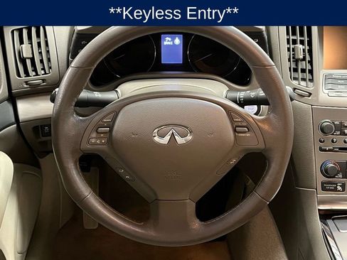 Used 2015 INFINITI Q40 w/ Moonroof Package image 8