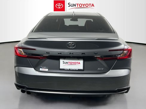 Used 2026 Toyota Camry SE FWD image 5