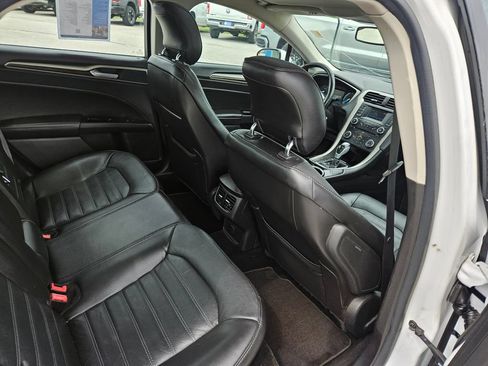 Used 2014 Ford Fusion SE w/ Equipment Group 202A FWD image 27