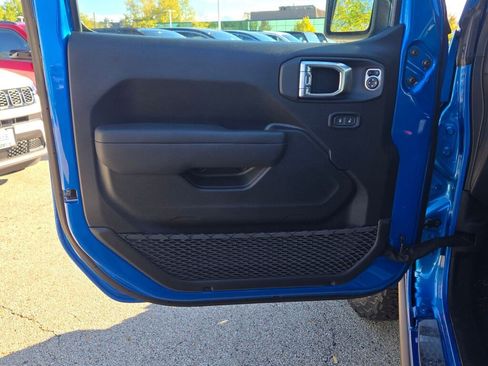 New 2025 Jeep Wrangler Rubicon w/ Xtreme 35 Tire Package image 16