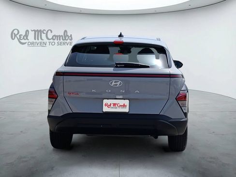 Used 2025 Hyundai Kona SE FWD image 4