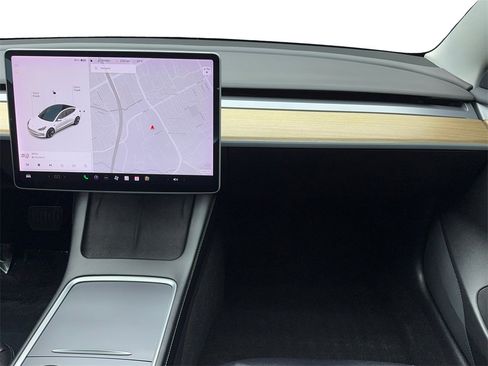 Used 2021 Tesla Model 3 Standard Range Plus image 19