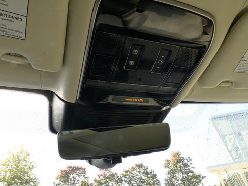 Used 2023 Land Rover Range Rover Autobiography image 30