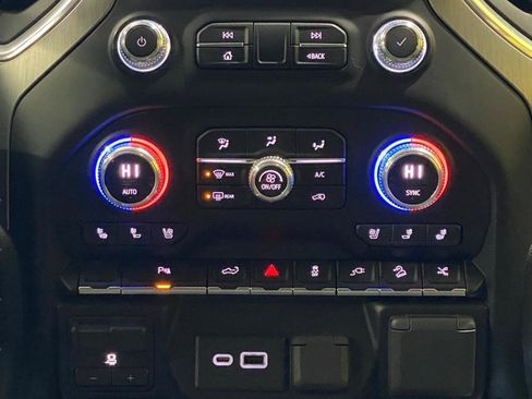 Used 2022 GMC Sierra 1500 Denali w/ Denali Premium Package image 23