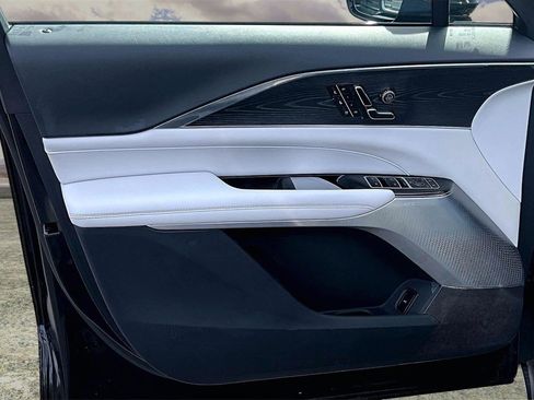 Certified 2024 Cadillac Lyriq Luxury image 19