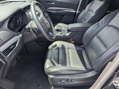Used 2023 Cadillac XT4 Premium Luxury FWD image 15