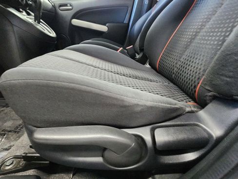 Used 2011 MAZDA MAZDA2 Touring FWD image 32