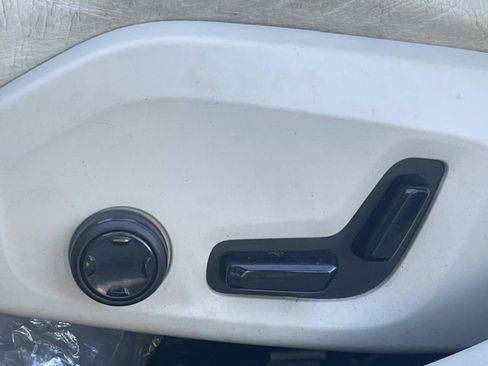 Used 2018 Volvo S90 T5 Momentum w/ Convenience Package image 19