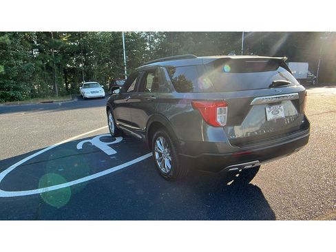 Used 2020 Ford Explorer XLT w/ Equipment Group 202A image 18