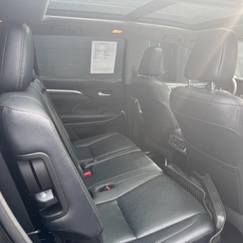 Used 2017 Toyota Highlander Limited Platinum AWD/4WD image 15
