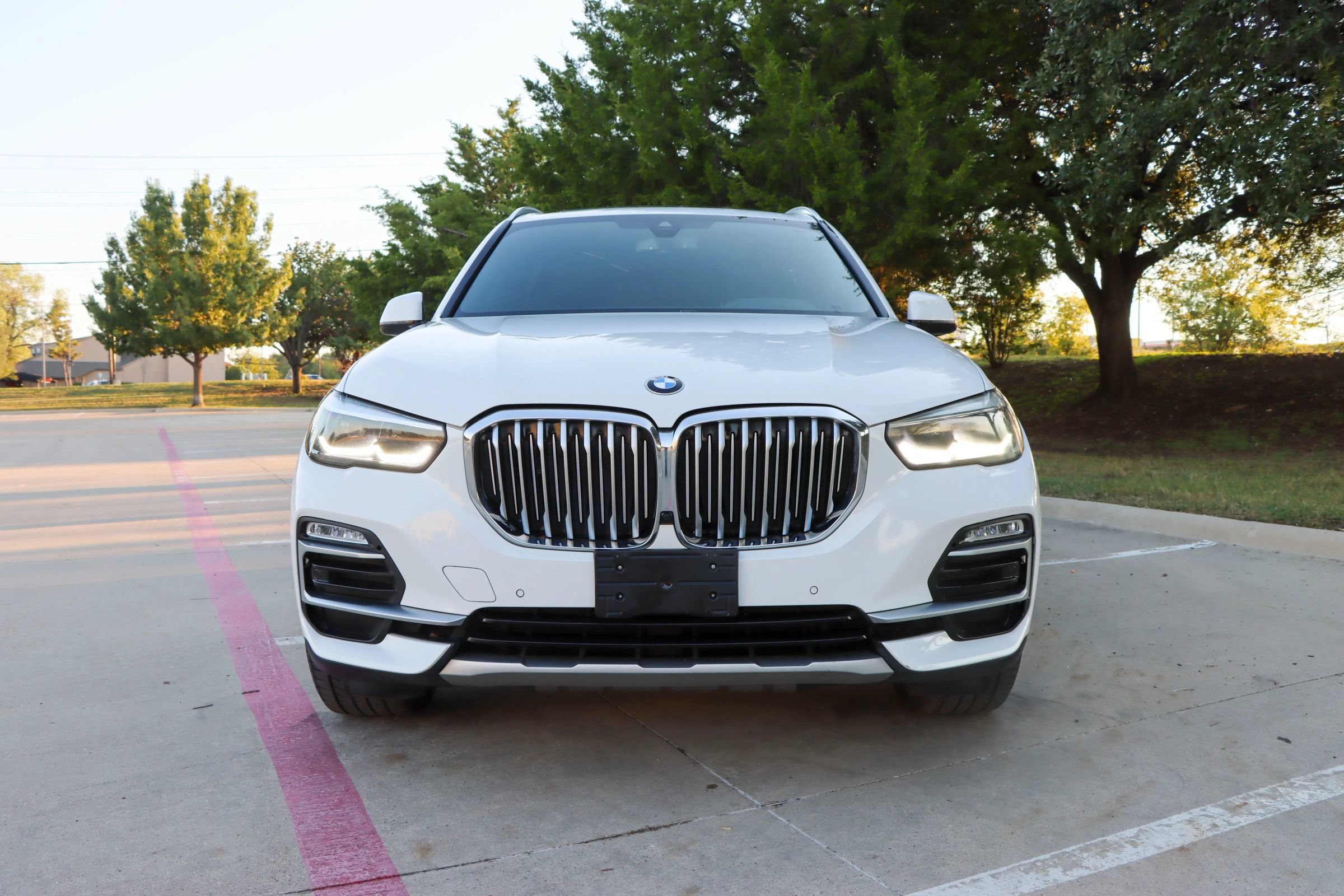 Used 2019 BMW X5 xDrive40i w/ Convenience Package AWD/4WD image 2