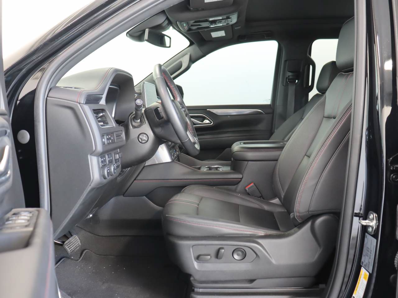Certified 2023 Chevrolet Suburban RST w/ Luxury Package AWD/4WD image 7