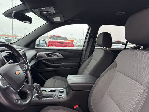 Used 2022 Chevrolet Traverse LT image 27