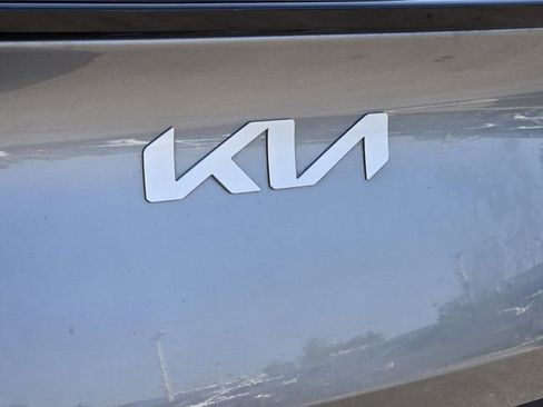 Used 2023 Kia Sportage LX FWD image 8