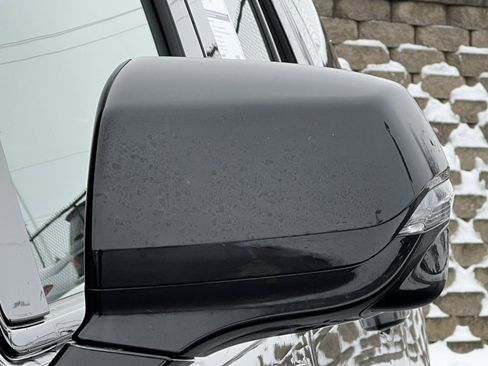 Used 2023 GMC Yukon AT4 w/ AT4 Premium Package image 39