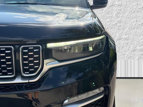 Used 2022 Jeep Grand Cherokee Summit AWD/4WD image 9