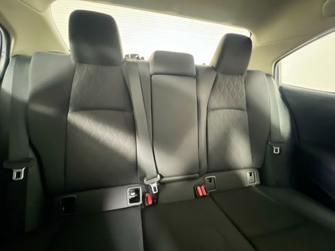 Used 2020 Toyota Corolla LE FWD image 32
