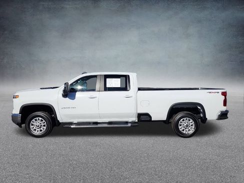 Used 2024 Chevrolet Silverado 2500 LT image 11