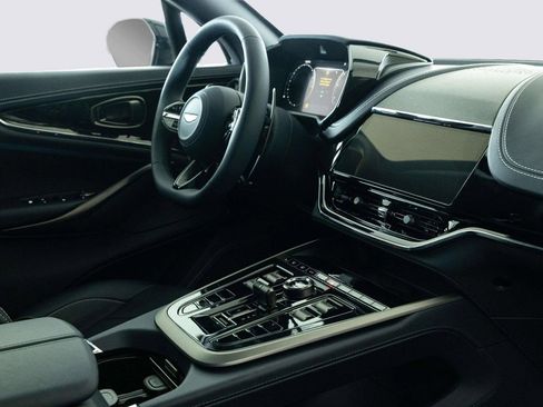 New 2026 Aston Martin DBX 707 image 31