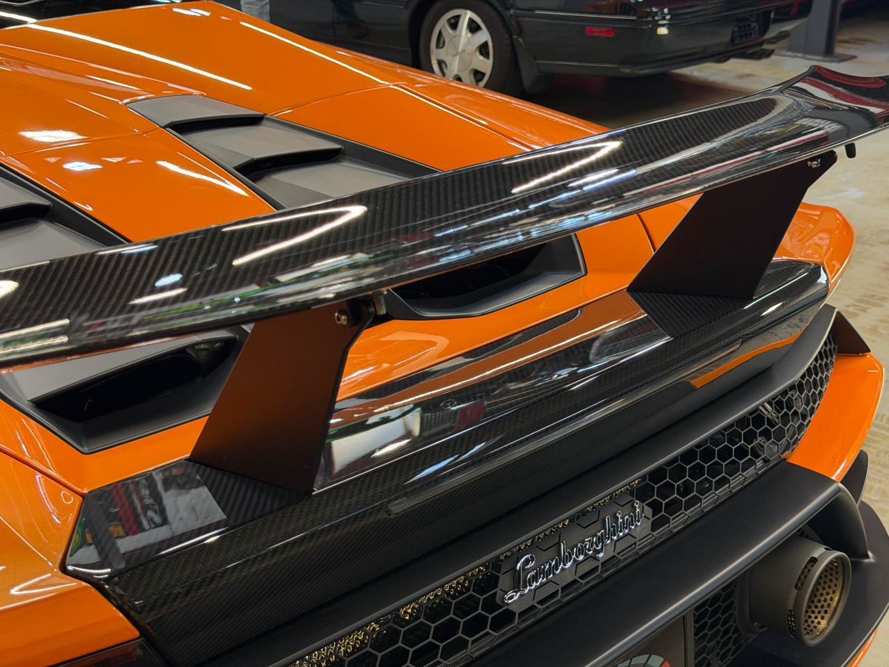 Used 2021 Lamborghini Huracan EVO RWD image 14