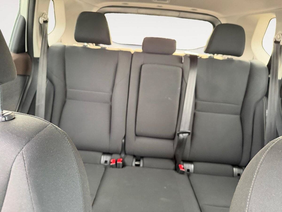 Used 2023 Nissan Rogue S FWD image 13