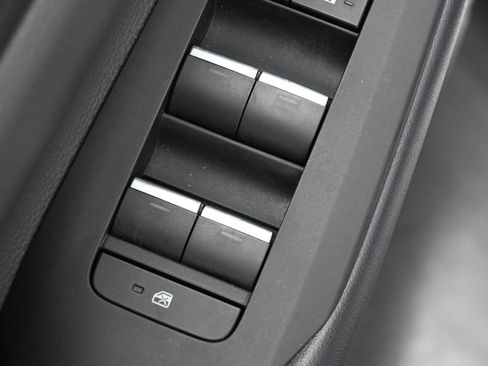 Used 2024 Toyota Prius XLE image 13