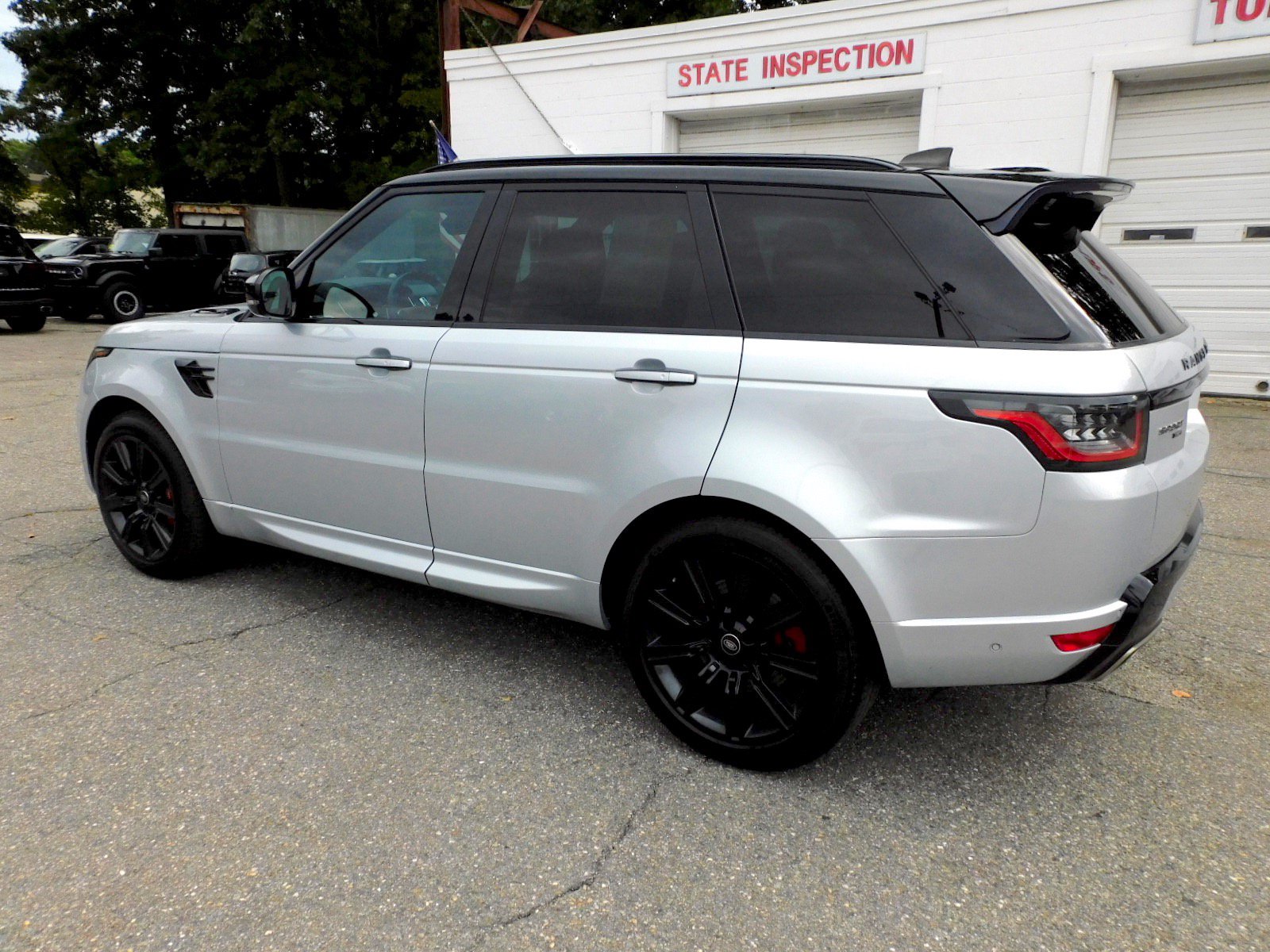 Used 2021 Land Rover Range Rover Sport HST AWD/4WD image 3