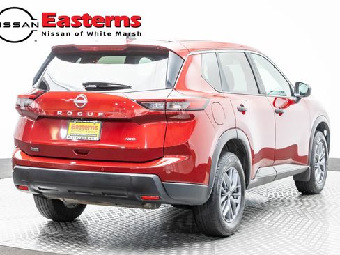 Used 2024 Nissan Rogue S AWD/4WD image 5